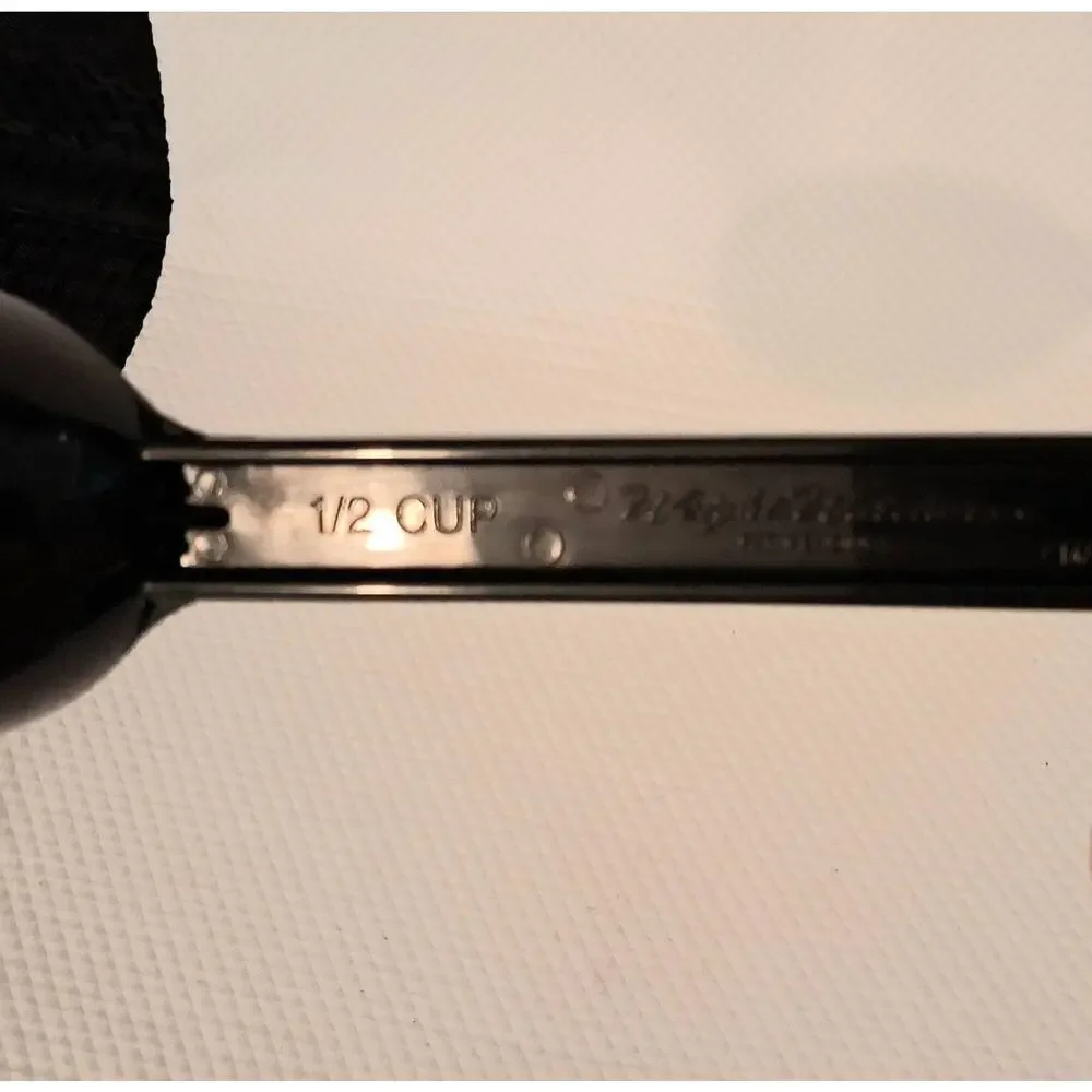 Weight Watchers Black Plastic Half Cup 1/2 Cup Measuring Spoon Scoop Ladle